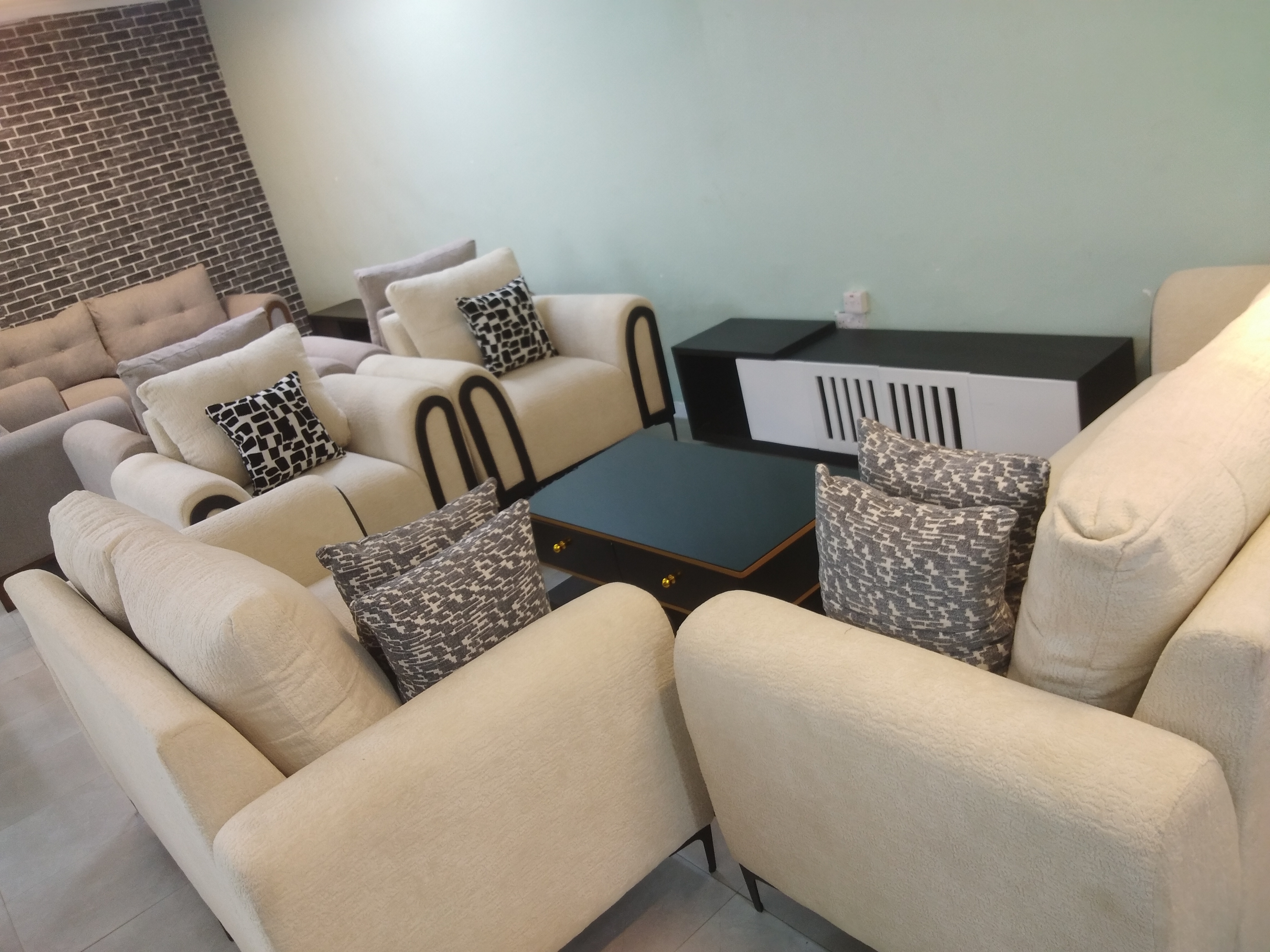 6 seat Sofa with pillows