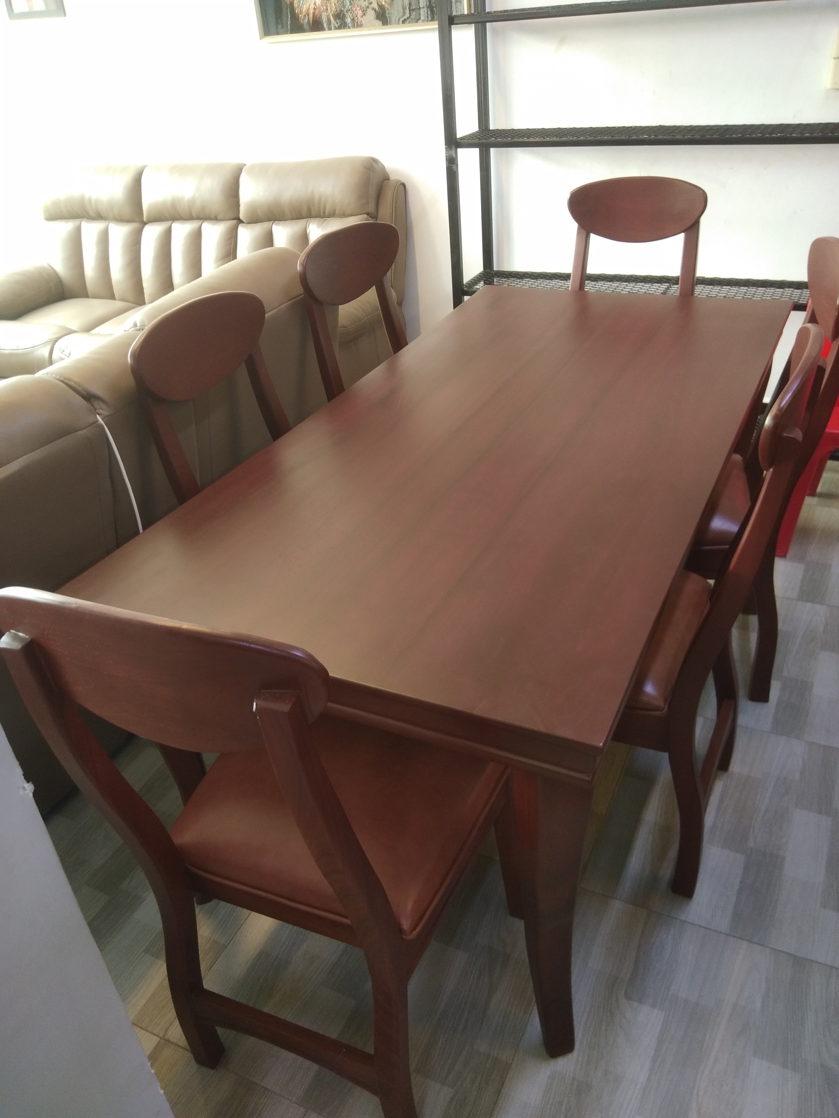 Astonishing Classic 6-Chair Dining Set