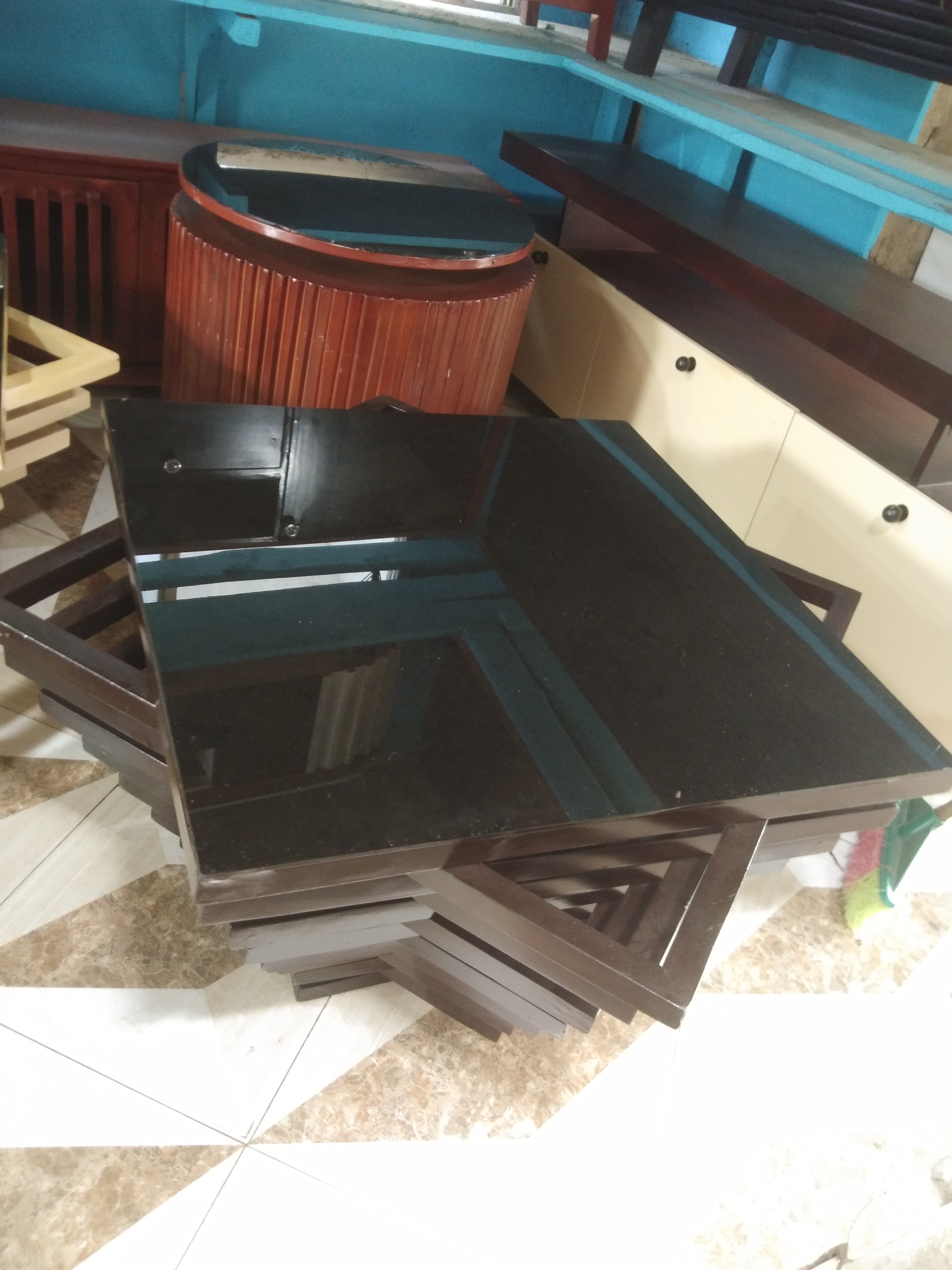 King Aura Glass Table