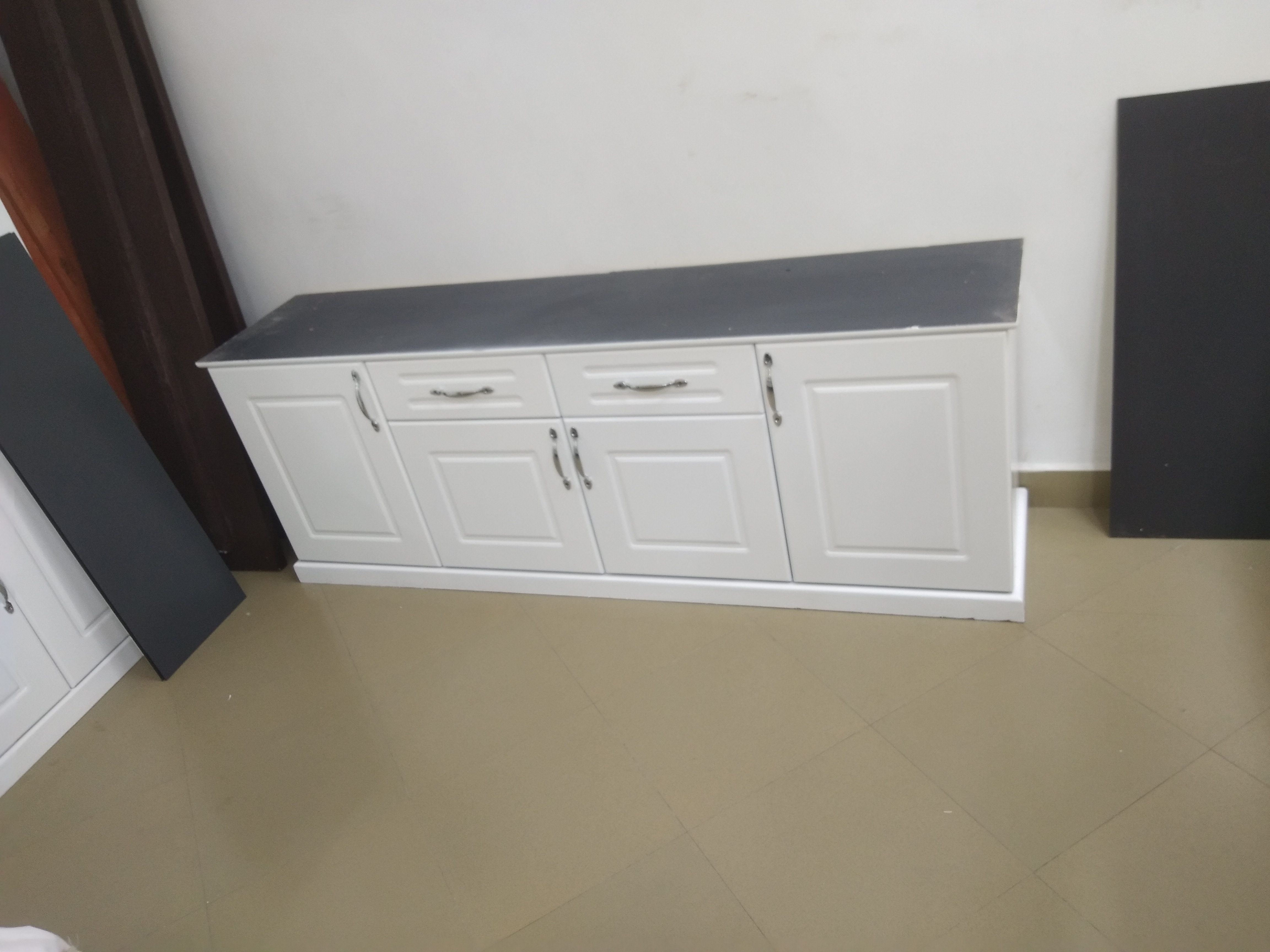 White Classic Showcase Mini Closet